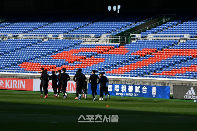 한국 축구 '풀백 기근'…이젠 적신호가 켜졌다 | 뉴스트림