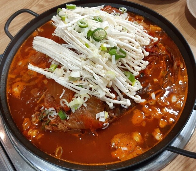 이열치열 묵은지감자탕🥘🍶 | 뉴스트림